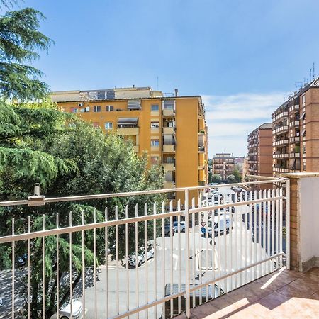 Portside Aparthotel Рим Экстерьер фото
