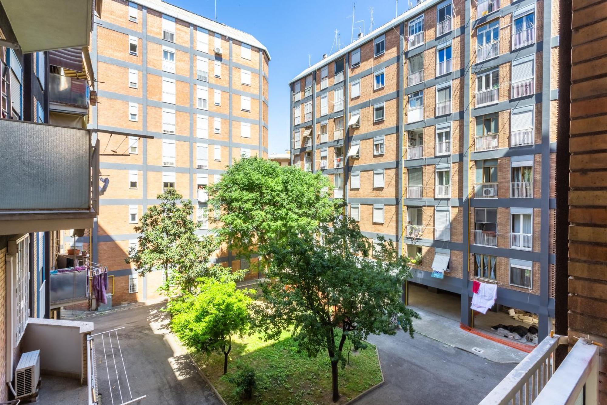 Portside Aparthotel Рим Экстерьер фото